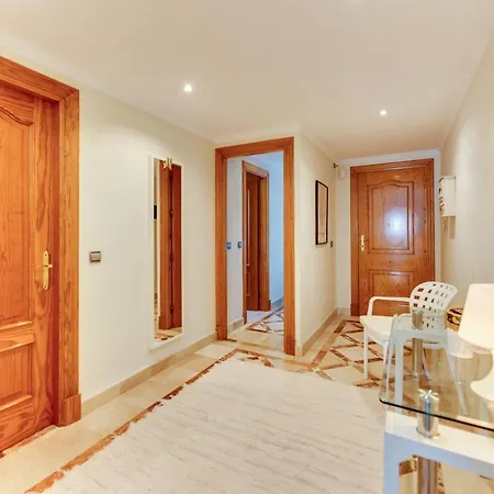 Cozy 2 Bdrm W Pool & Stunning Mountain Views *