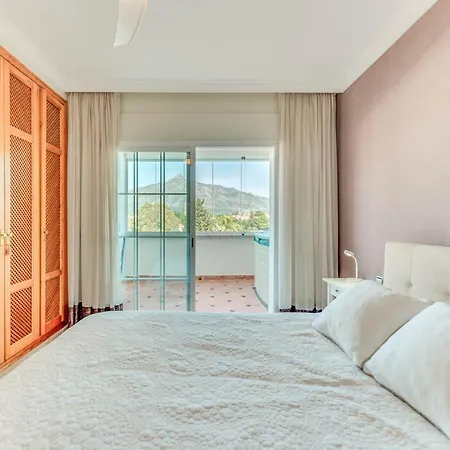 Cozy 2 Bdrm W Pool & Stunning Mountain Views Marbella