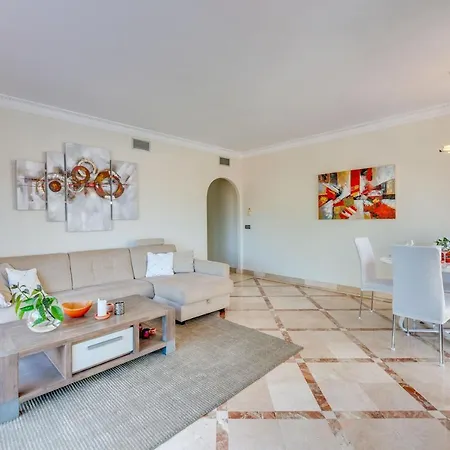 Apartment Cozy 2 Bdrm W Pool & Stunning Mountain Views Marbella