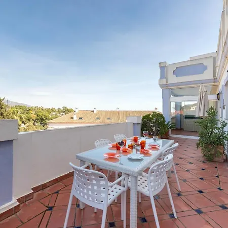 Cozy 2 Bdrm W Pool & Stunning Mountain Views Apartment *