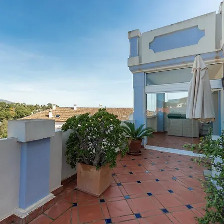 Cozy 2 Bdrm W Pool & Stunning Mountain Views Apartment *